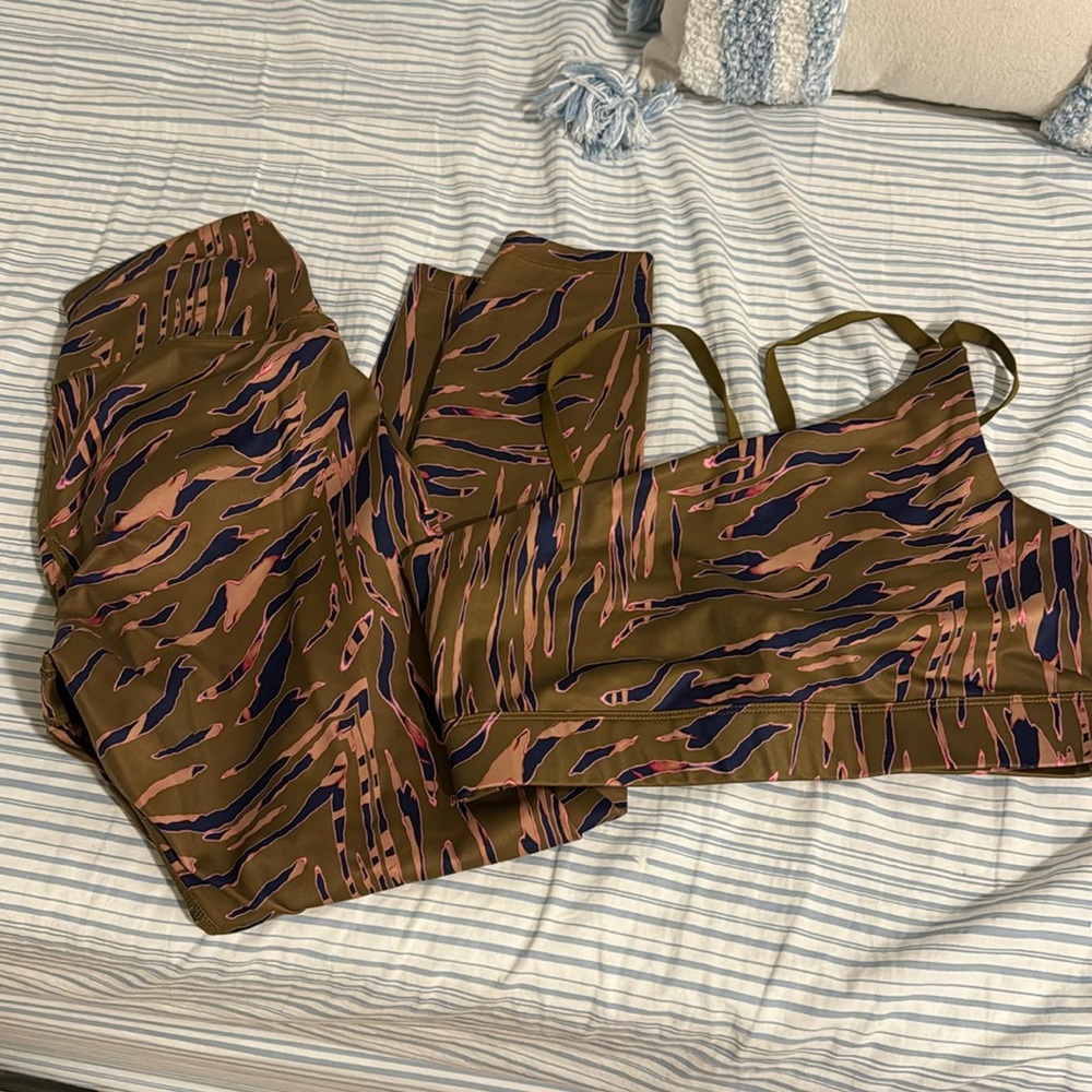 JoyLab by Target activewear set small sports bra and leggings